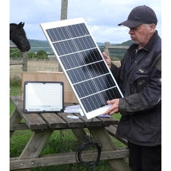 Projecteur LED solaire professionnel